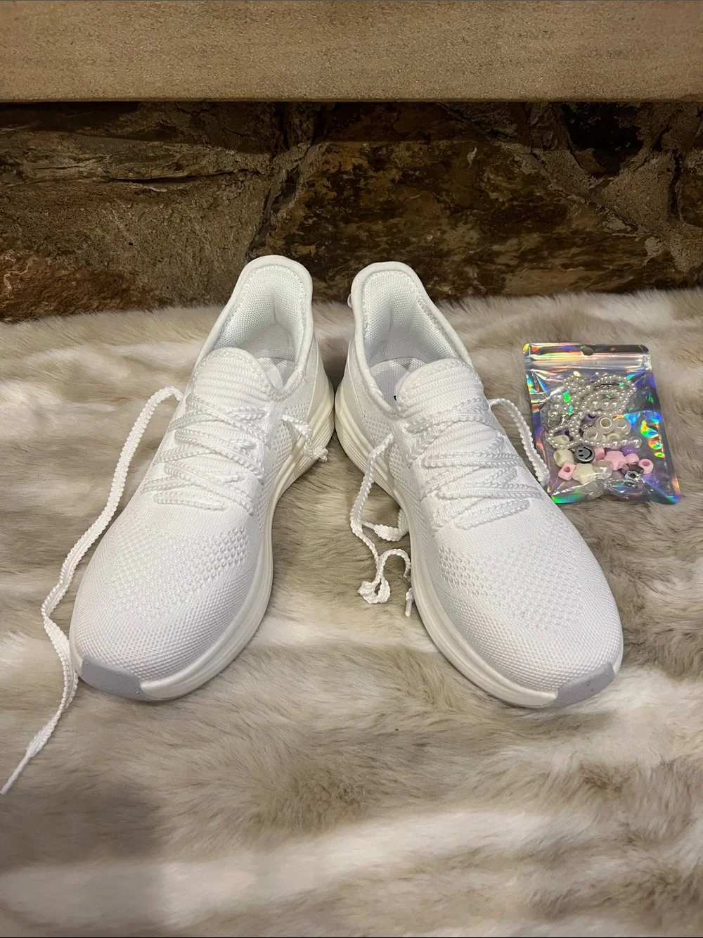 NWT Stelle Kids White Knit Lace-Up Sneakers